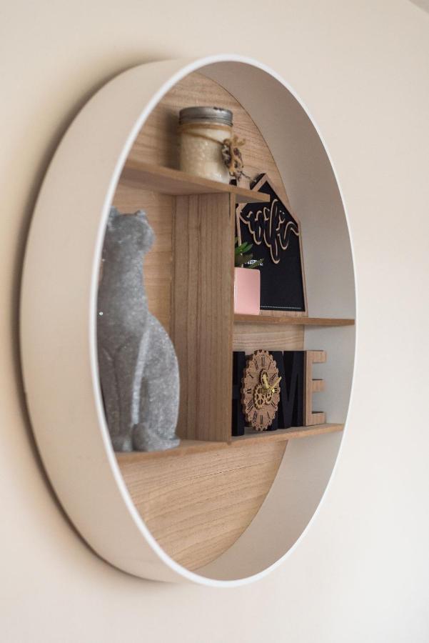 Elegant 2 Bedroom City Centre Apartment - Free Parking - Private Balcony エディンバラ エクステリア 写真